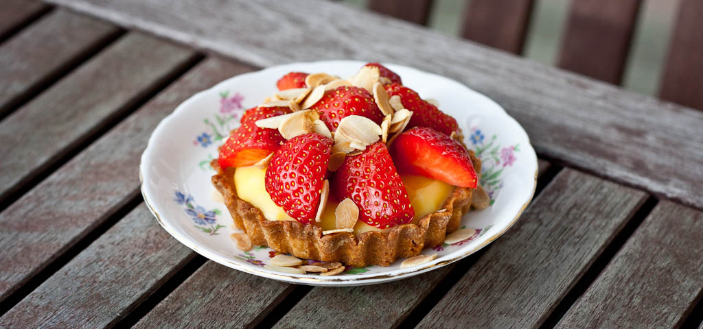 Strawberry tarts with almond pastry&nbsp;cream