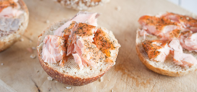 Bread rolls with&nbsp;oats