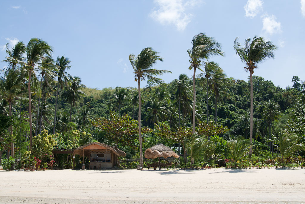 el nido las cabanas beach