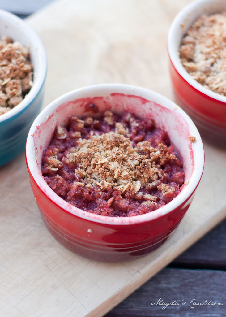 Maple butter strawberry crumble