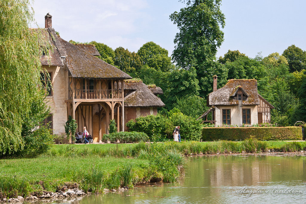 Versailles differently