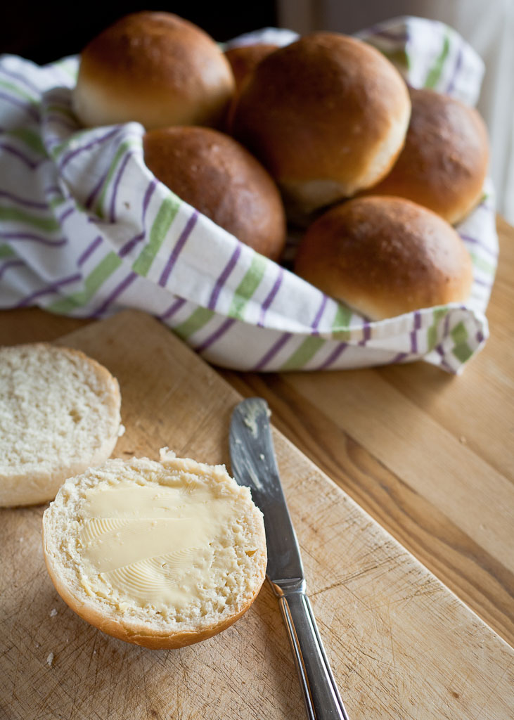 Simple bread rolls