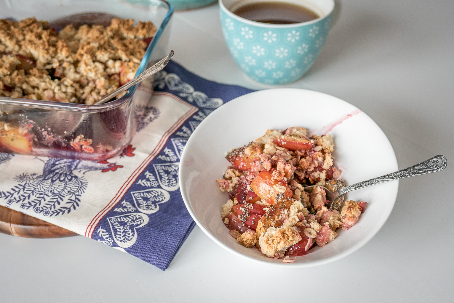 plum-chia-crumble-1020493