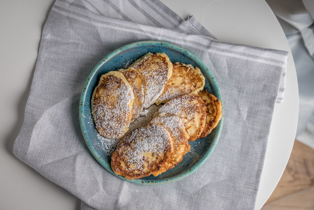 Cheesecake pancakes (syrniki/serowe racuchy)